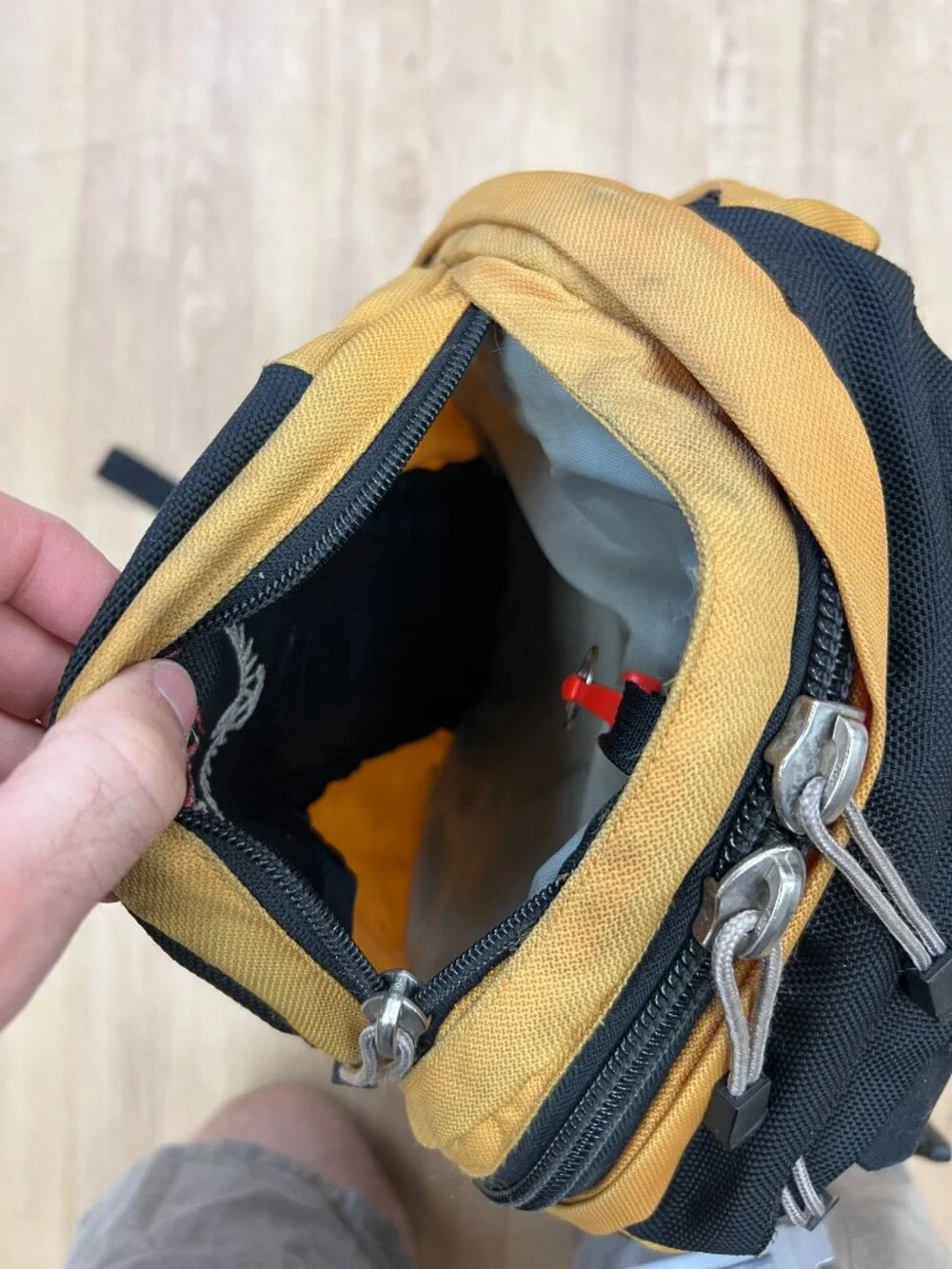 Osprey Synchro 25 hiking backpack yellow and black gorpcore vintage